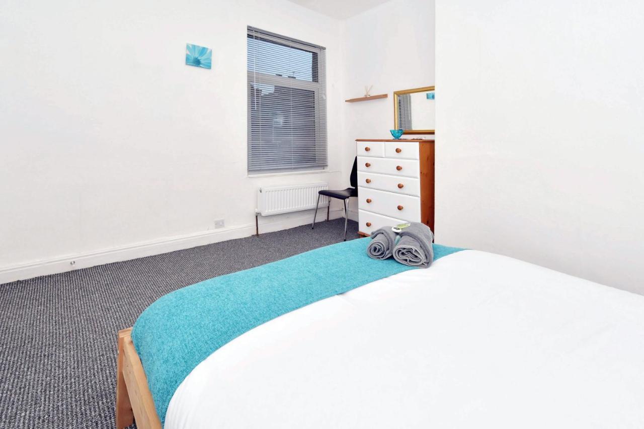 ทาวน์เฮาส์ แอท แฮนลีย์ โร้ด สโต๊ค Bed & Breakfast Stoke-on-Trent ภายนอก รูปภาพ