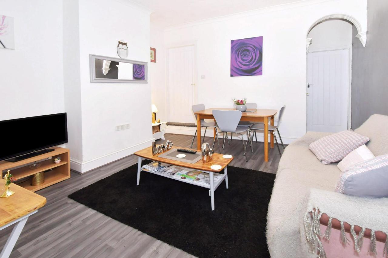 ทาวน์เฮาส์ แอท แฮนลีย์ โร้ด สโต๊ค Bed & Breakfast Stoke-on-Trent ภายนอก รูปภาพ