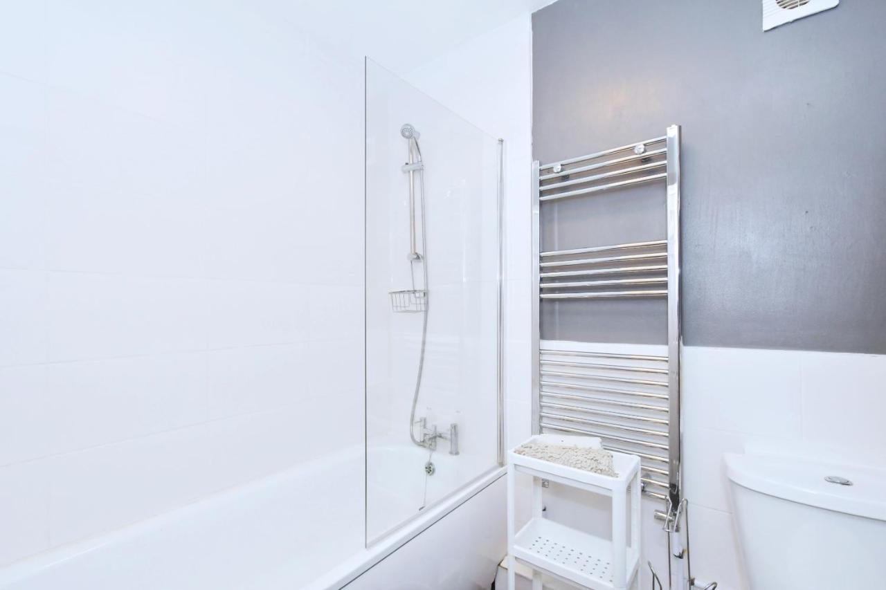 ทาวน์เฮาส์ แอท แฮนลีย์ โร้ด สโต๊ค Bed & Breakfast Stoke-on-Trent ภายนอก รูปภาพ
