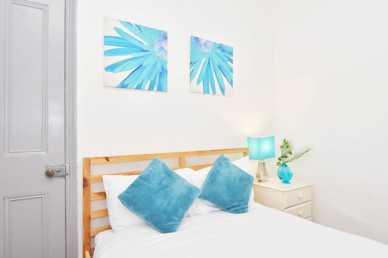 ทาวน์เฮาส์ แอท แฮนลีย์ โร้ด สโต๊ค Bed & Breakfast Stoke-on-Trent ภายนอก รูปภาพ