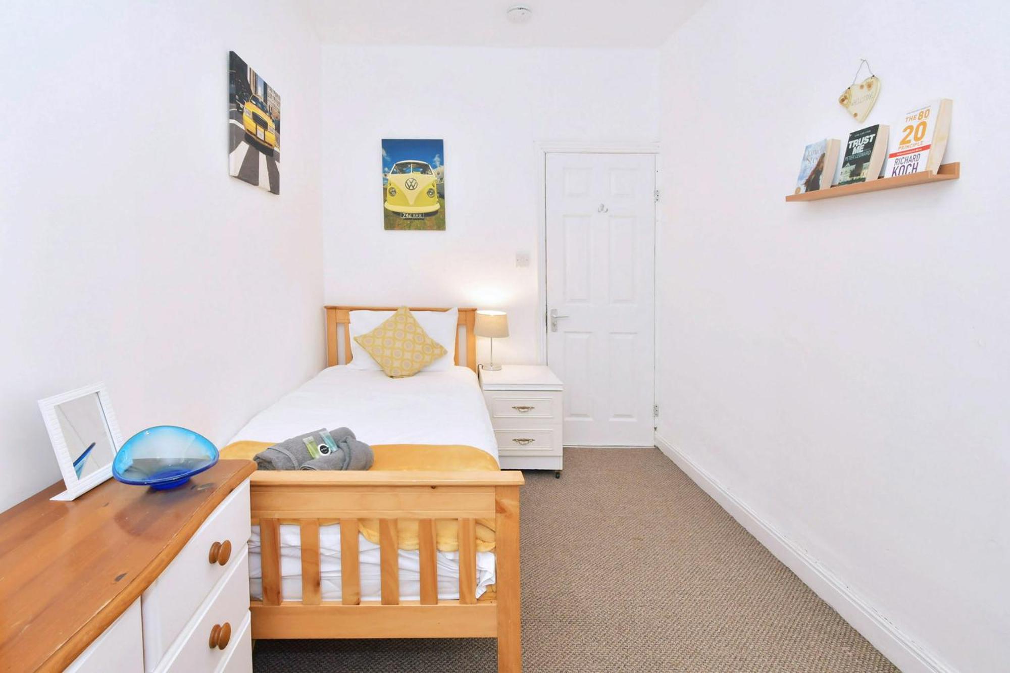 ทาวน์เฮาส์ แอท แฮนลีย์ โร้ด สโต๊ค Bed & Breakfast Stoke-on-Trent ภายนอก รูปภาพ