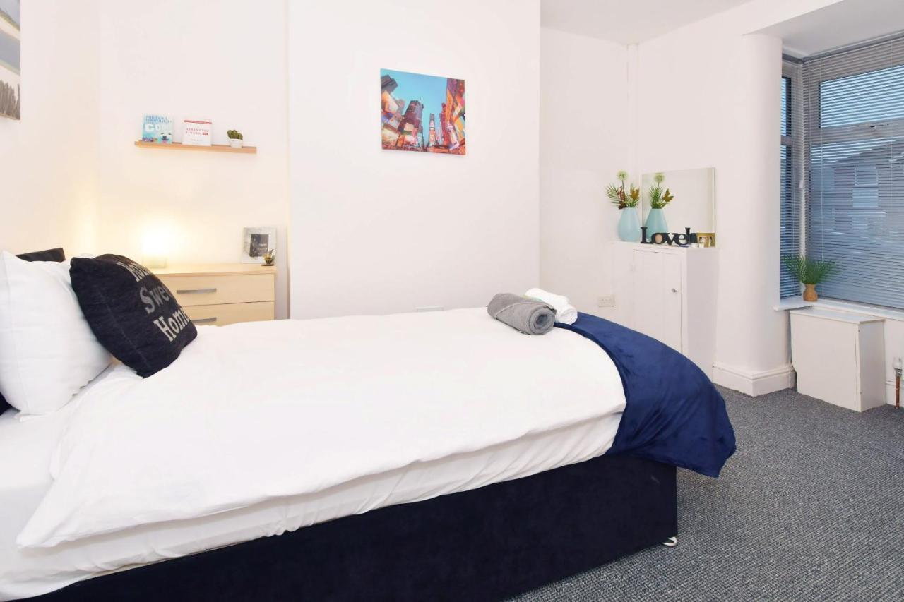 ทาวน์เฮาส์ แอท แฮนลีย์ โร้ด สโต๊ค Bed & Breakfast Stoke-on-Trent ภายนอก รูปภาพ