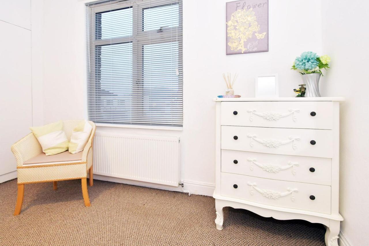 ทาวน์เฮาส์ แอท แฮนลีย์ โร้ด สโต๊ค Bed & Breakfast Stoke-on-Trent ภายนอก รูปภาพ