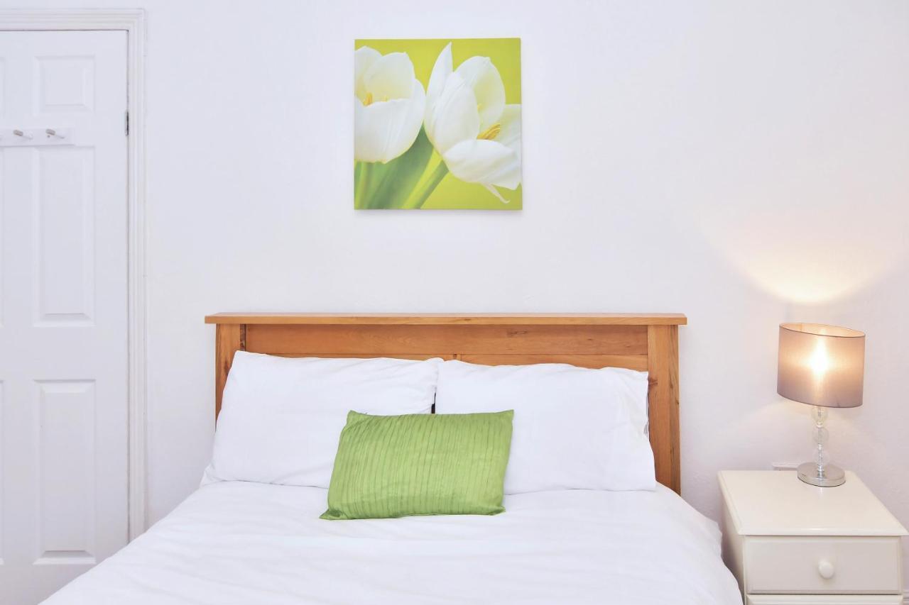 ทาวน์เฮาส์ แอท แฮนลีย์ โร้ด สโต๊ค Bed & Breakfast Stoke-on-Trent ภายนอก รูปภาพ