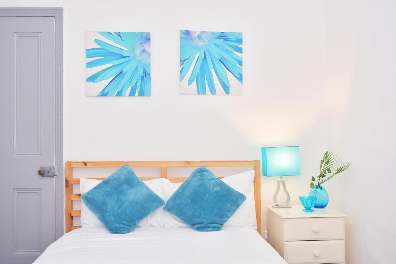 ทาวน์เฮาส์ แอท แฮนลีย์ โร้ด สโต๊ค Bed & Breakfast Stoke-on-Trent ภายนอก รูปภาพ